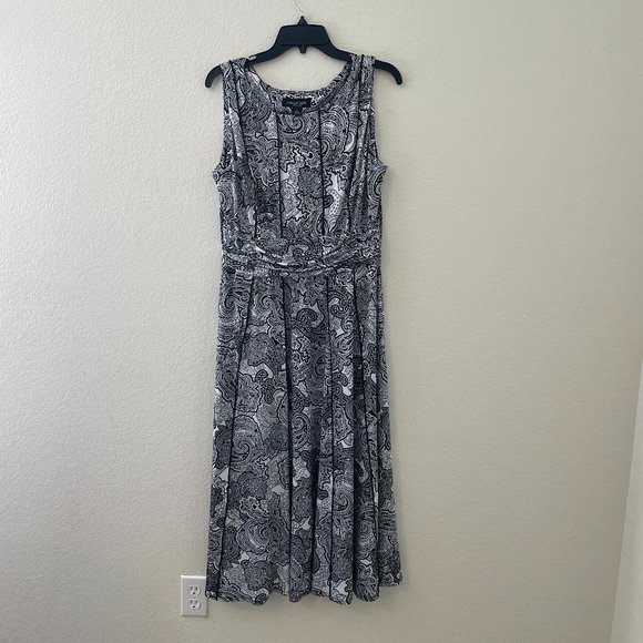 Perceptions Dresses & Skirts - Black & White Paisley Dress (Large)